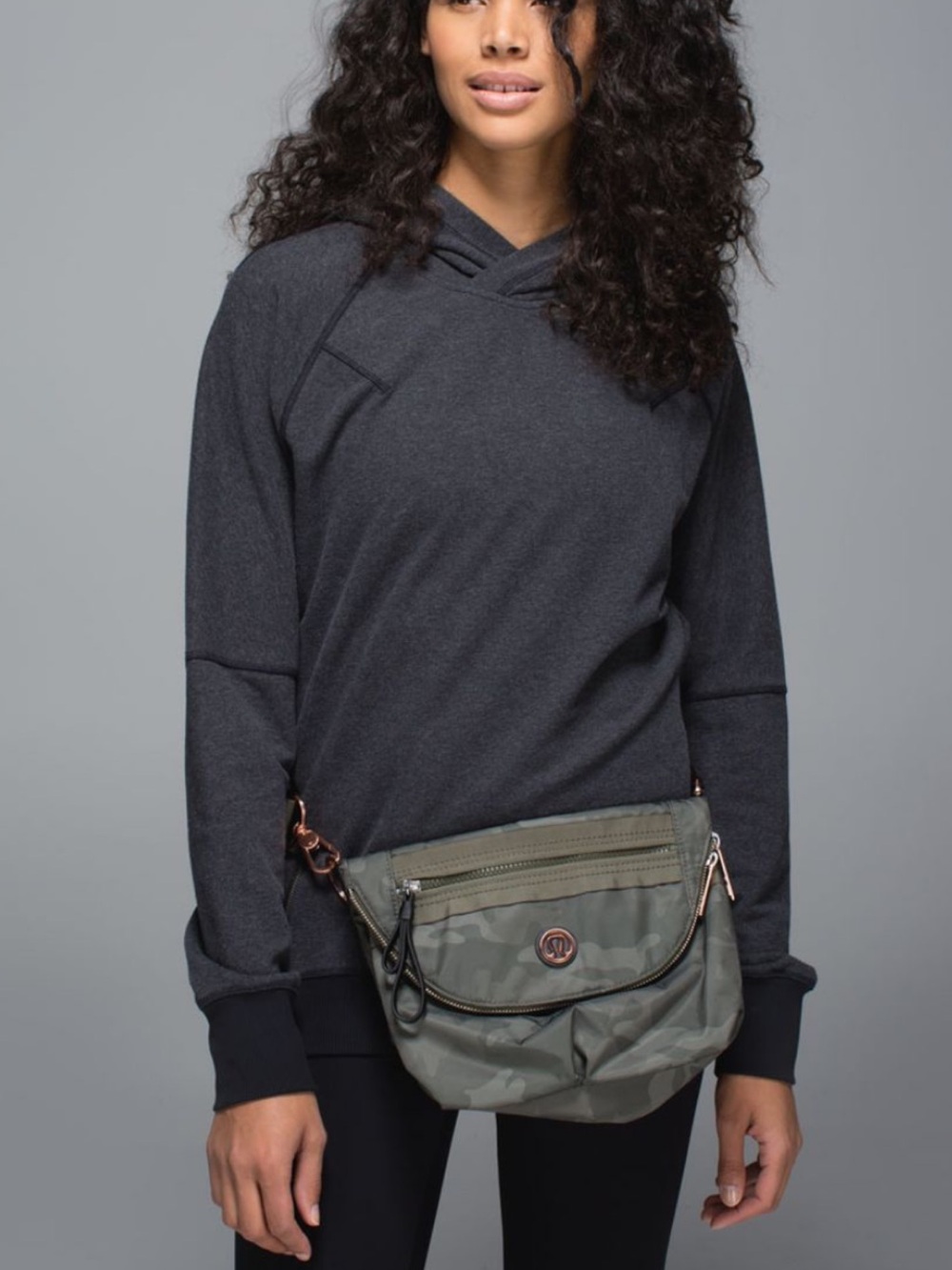 Rare lululemon Festival bag Olive Camo Crossbody Bag with Rose Gold Accent - Picture 3 of 4